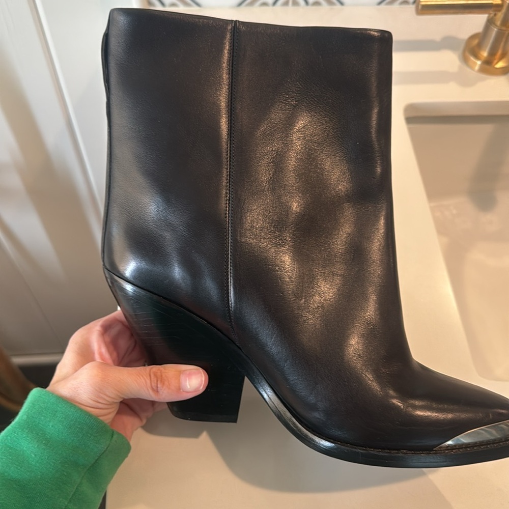 Isabel Marant Ladel Low black leather ankle boots with silver toe - Picture 7 of 10